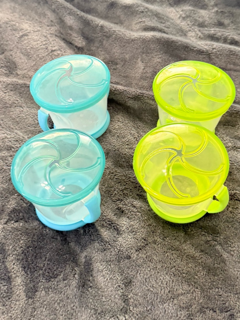 Set of 4 Plastic Snack Cups blue and green munchkin